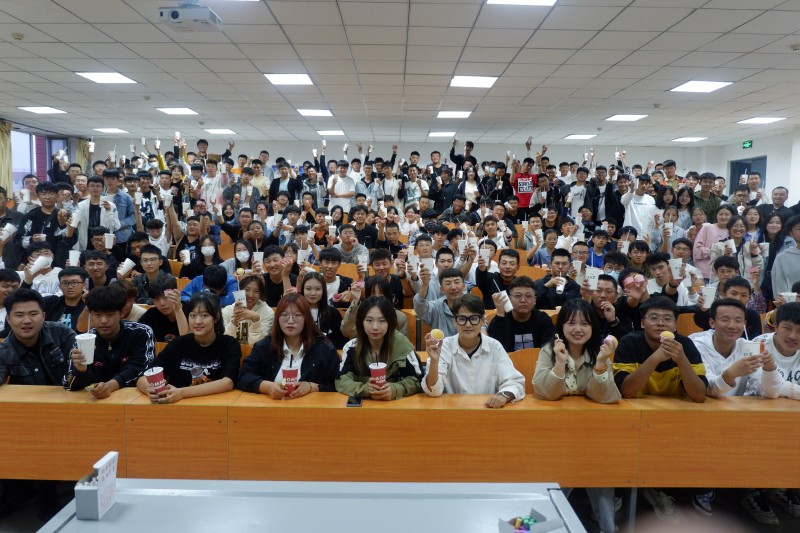 2、机械工程学院举办2021级新生中秋晚会活动