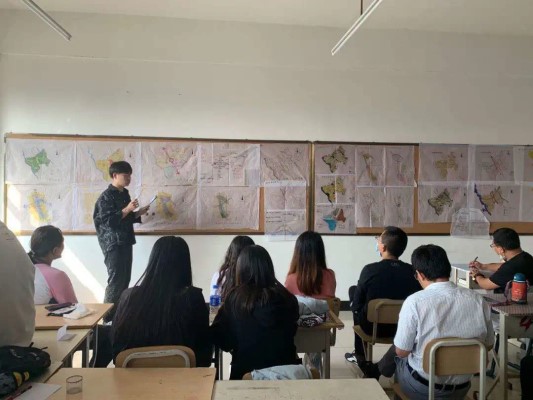 建筑与规划学院开展年级开放式评图活动1