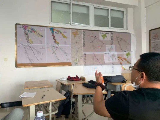 建筑与规划学院开展年级开放式评图活动