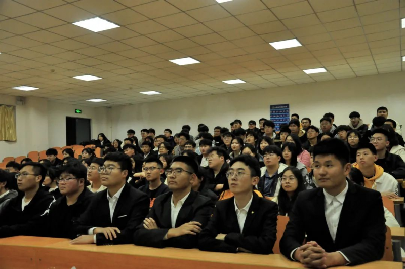 3、建筑与规划学院开展“书香溢满校园，心灵徜徉书海”读书分享会