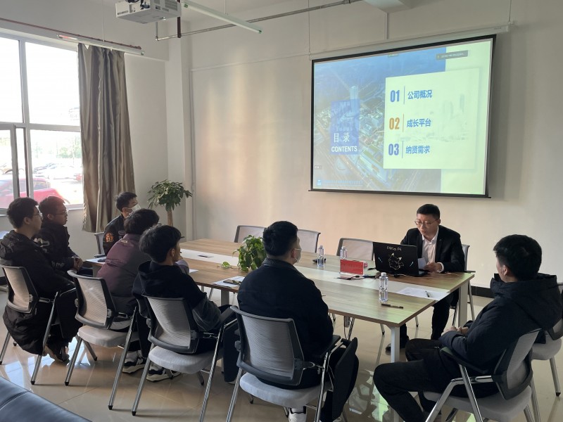 8、就业指导处召开中建八局东北公司专场招聘会 (1)