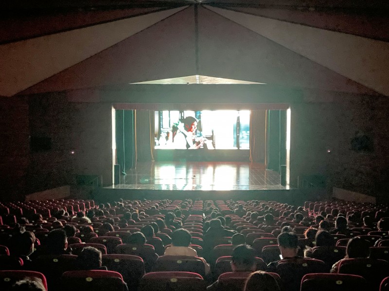 1、我校组织党训班学员观看影片《1921》 (2)