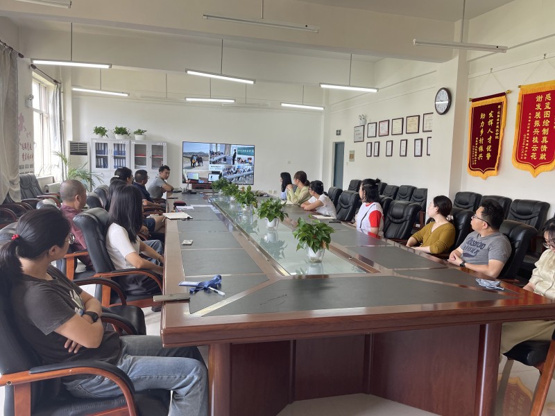 5、建筑与规划学院召开城乡规划设计研究中心主任换届选举大会