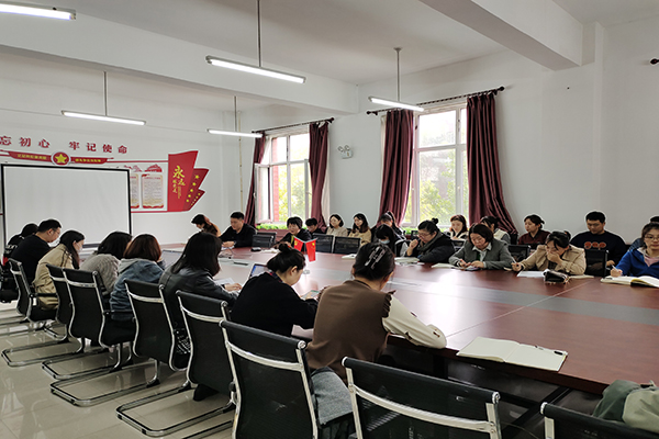 12、设计与艺术系召开教学日常管理工作总结会 (1)