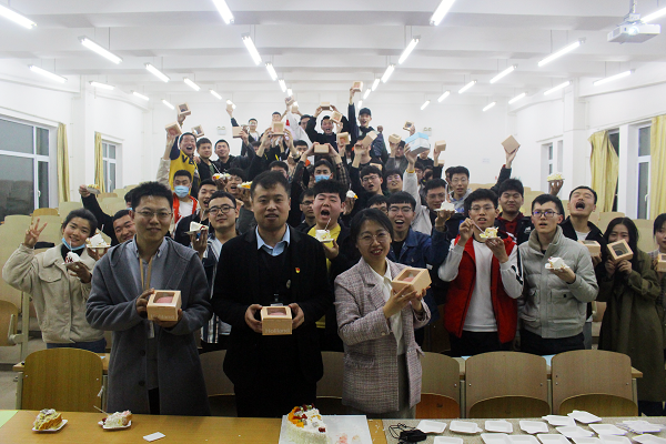 7、机械工程学院举办2021届毕业生“情暖机械，母校难忘，感恩相聚，逐梦起航”主题活动 (1)