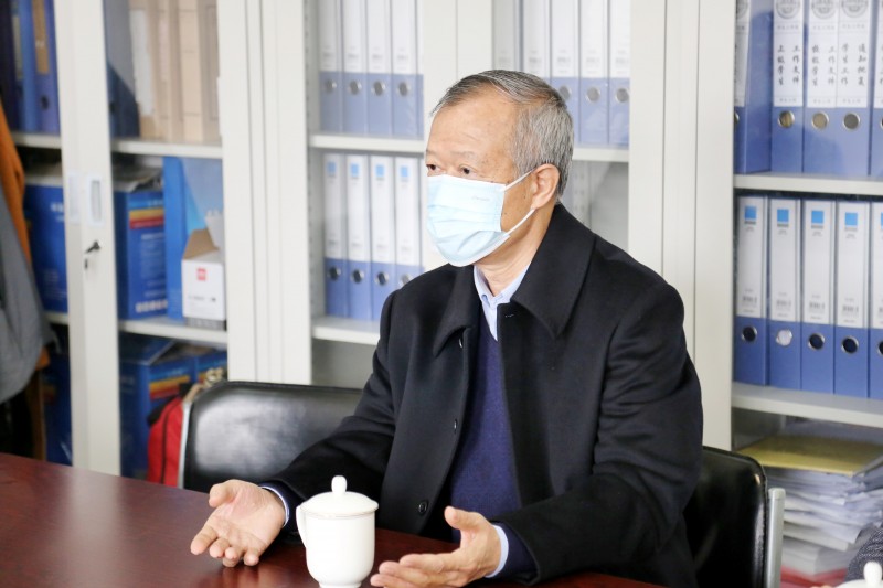 5、、已发-学校新闻-组织部-学校党政领导慰问住校值守教职工(5)